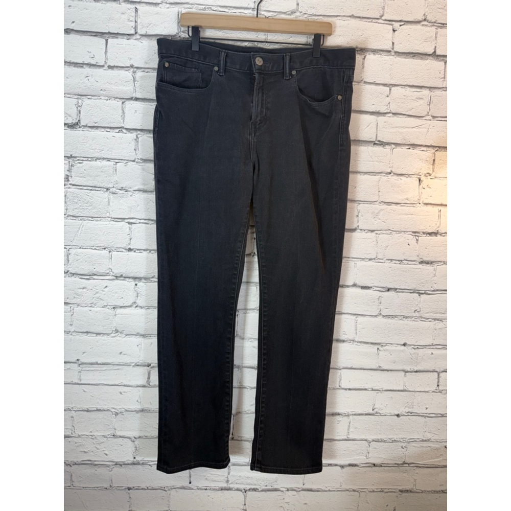 Men's Banana Republic Size 36x30 Black Traveler Straight Jeans Stretch EUC